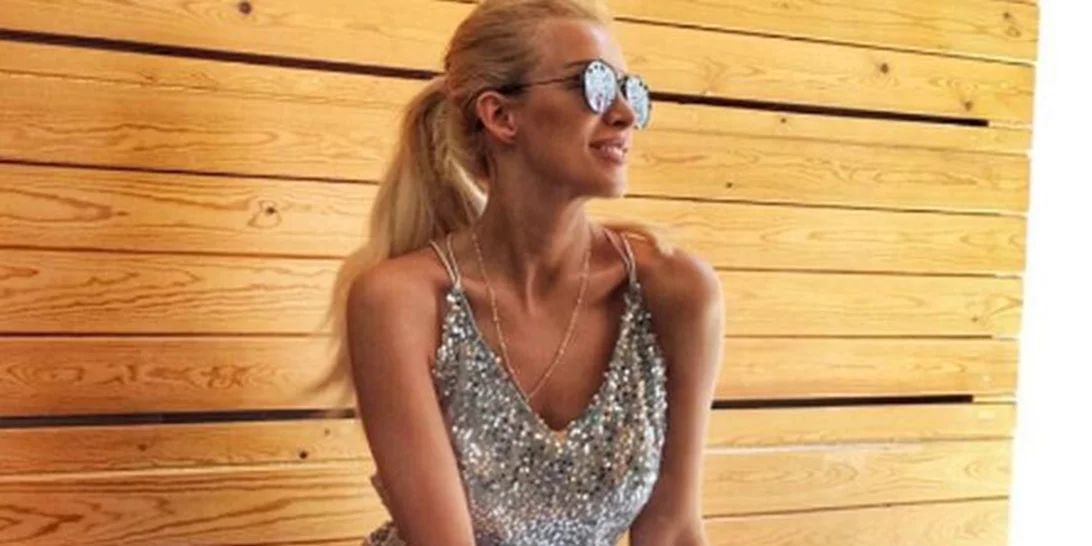 Κατερίνα Καινούργιου: Ποζάρει με ολόσωμο μαγιό και μας στέλνει τεράστιο φιλί