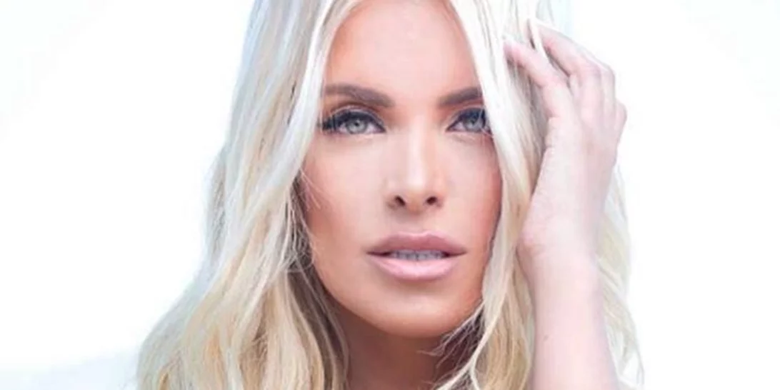 Κατερίνα Καινούργιου: Οι flamingo παντόφλες που την έκαναν χαρούμενη