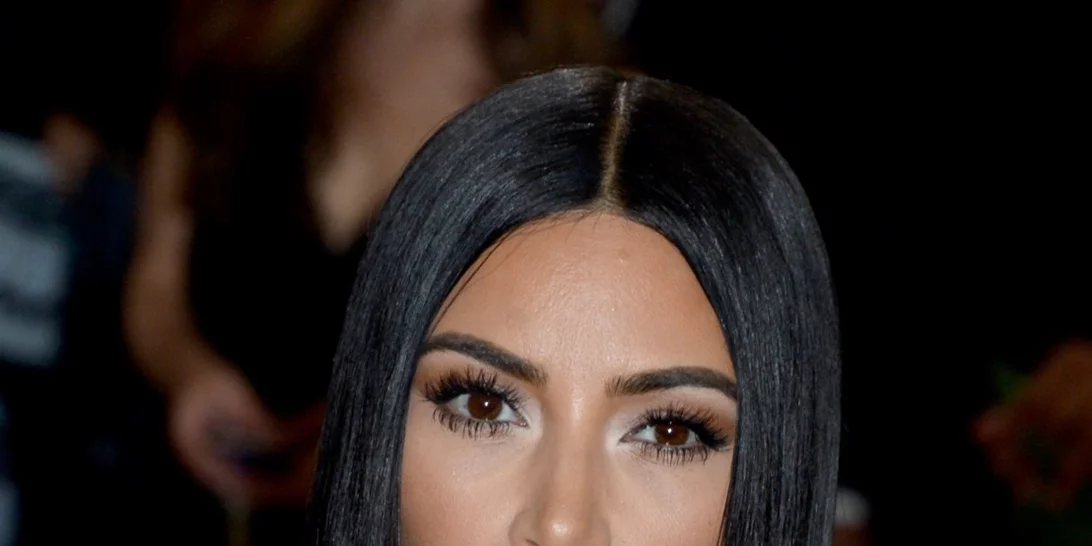 H Kim Kardashian με νέο χρώμα στα μαλλιά (και της πάει πολύ)