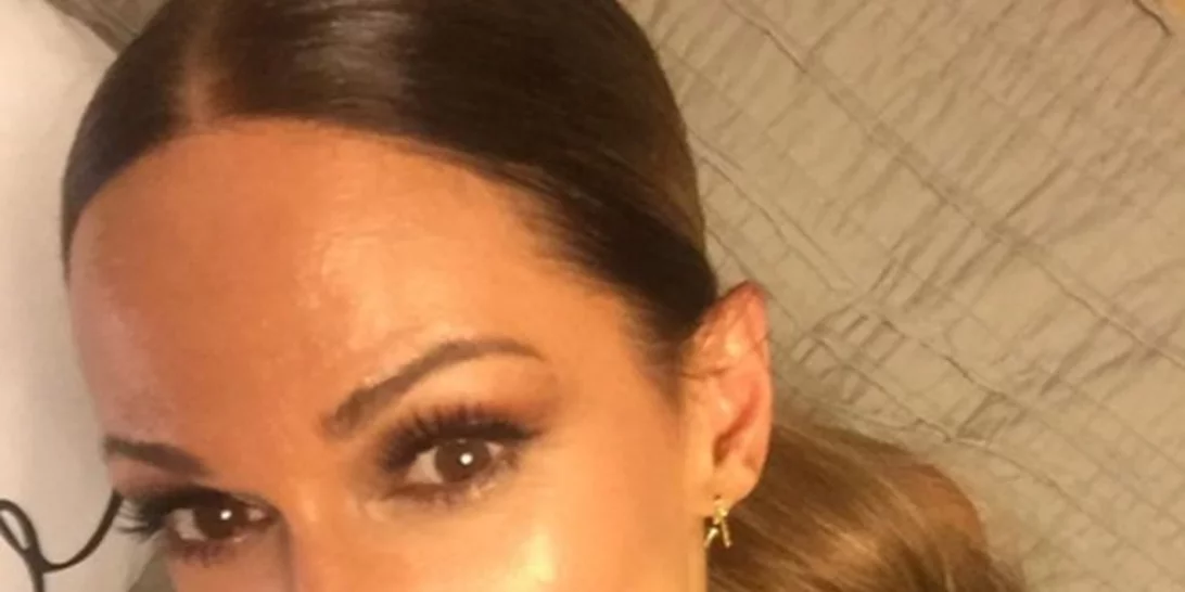 Έλλη Κοκκίνου | Σε βραδινή έξοδο συνοδευόμενη από τη μαμά της!