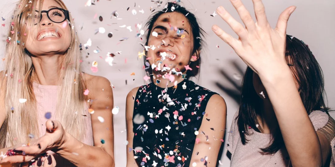 17 ιδέες για να γιορτάσεις τα γενέθλιά σου όταν έχεις ξεμείνει από ιδέες