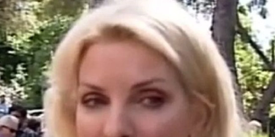 Ελένη Μενεγάκη: Λύγισε στην κηδεία του Κυριακού