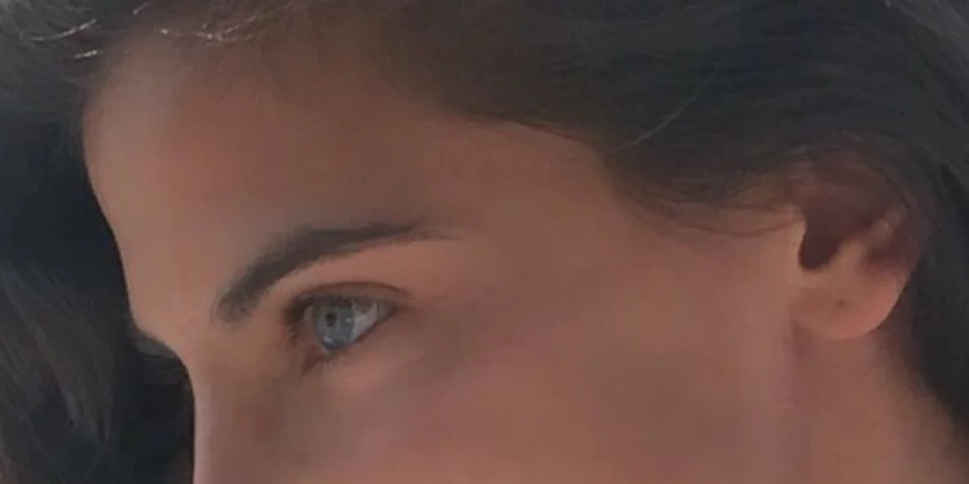 Χριστίνα Μπόμπα: Βόλτα στα σοκάκια της Μυκόνου