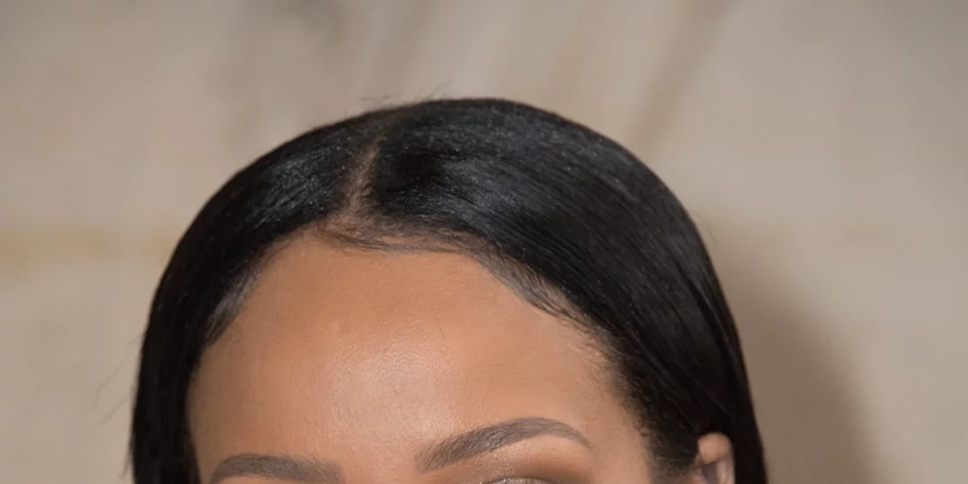 Η Rihanna υπογράφει νέα beauty σειρά και εμείς ξέρουμε τα πάντα γι' αυτήν