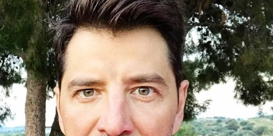 Σάκης Ρουβάς: Έγινε... σεφ και έφτιαξε την πιο λαχταριστή πίτσα