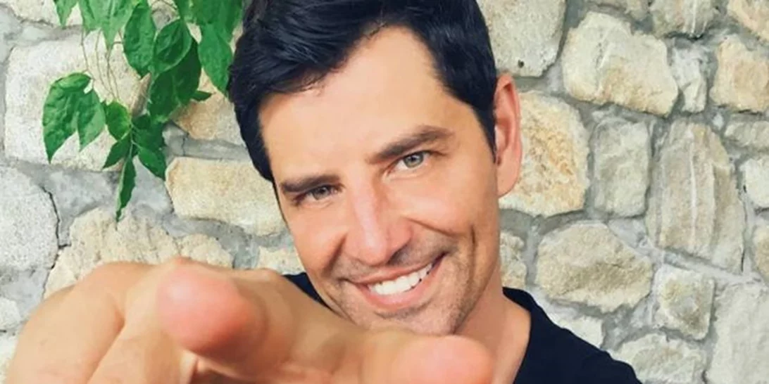 Σάκης Ρουβάς | Μοιράστηκε φωτογραφία του νεοφώτιστου Απόλλωνα