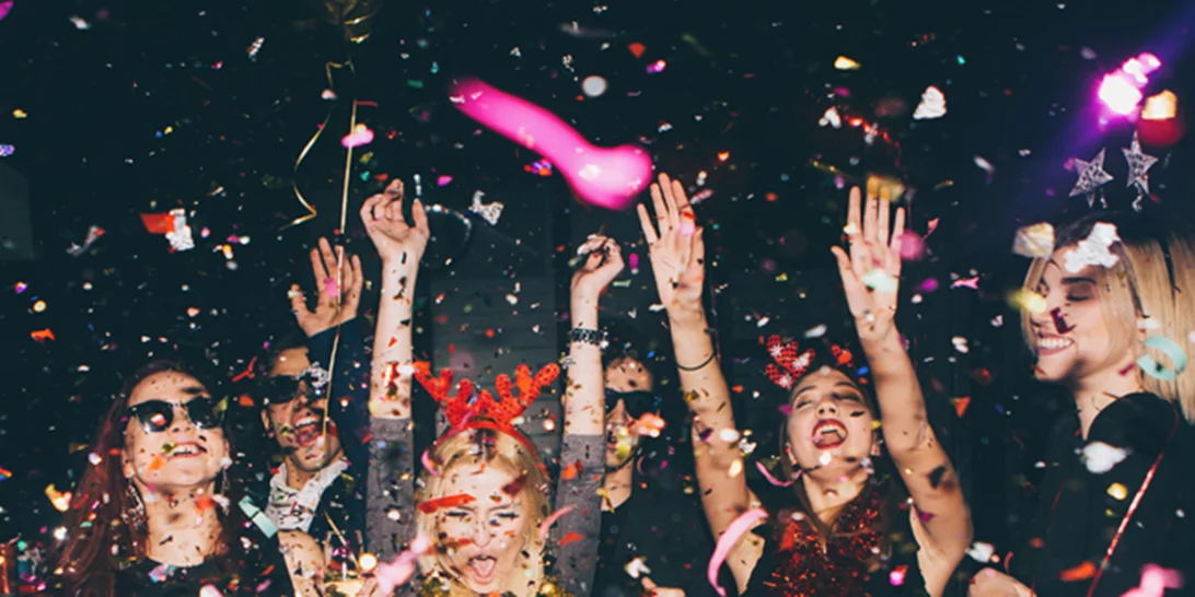 Είναι επίσημο: Αυτή είναι η ηλικία στην οποία είσαι πολύ μεγάλη για clubbing