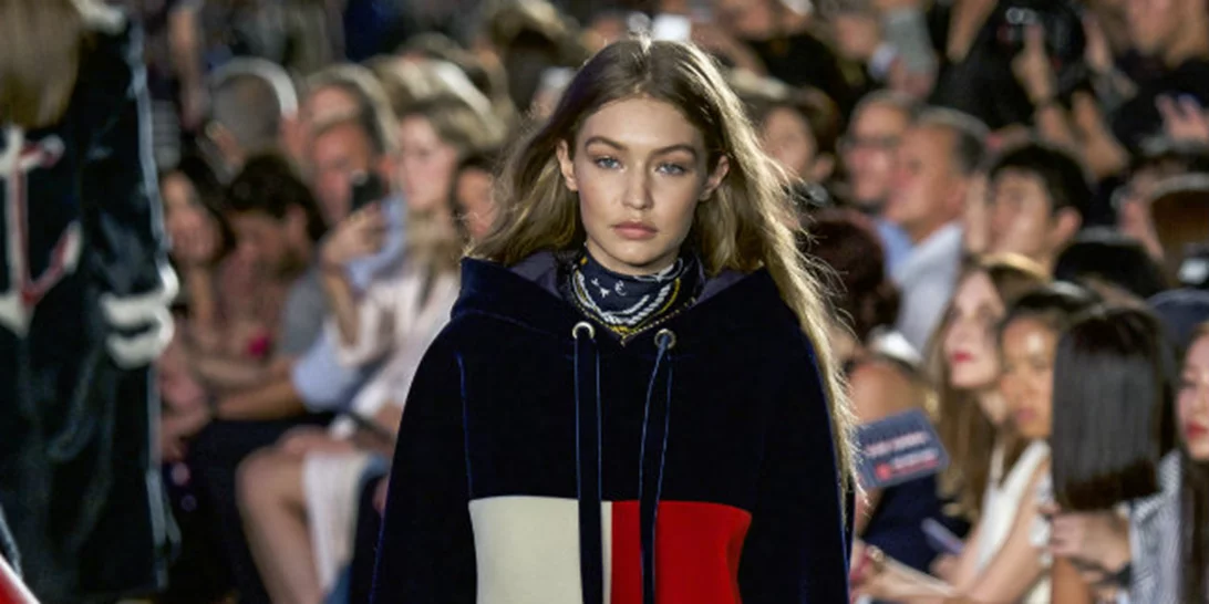 Tommy Hilfiger και Vetements λανσάρουν μαζί μία unisex συλλογή