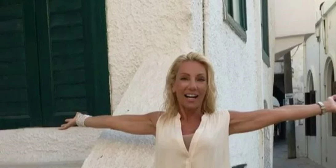 Έλενα Τσαβαλιά: Ποζάρει χωρίς ίχνος μακιγιάζ