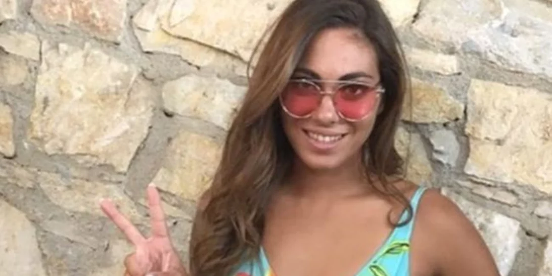 Ευριδίκη Βαλαβάνη: Η νέα χαμογελαστή selfie από την παραλία