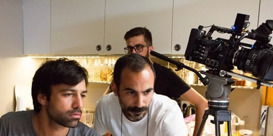 Ανδρέας Γεωργίου: Οι πρώτες φωτογραφίες από το "Κόκκινο Νυφικό"