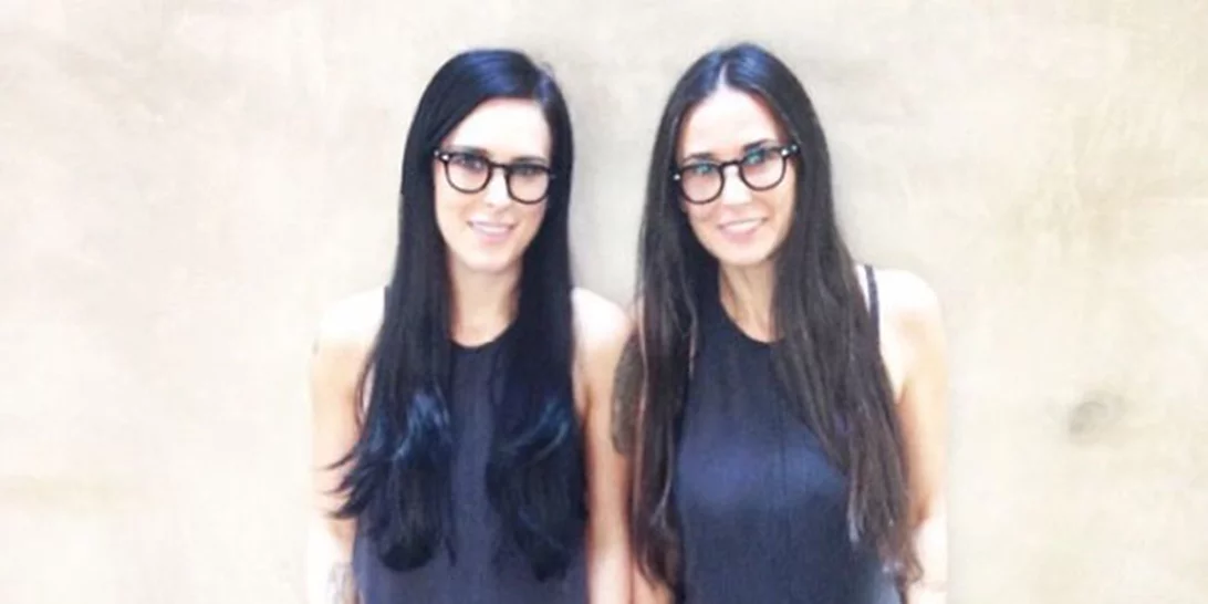 Εσύ μπορείς να ξεχωρίσεις τη μητέρα από την κόρη σε αυτές τις φωτογραφίες;