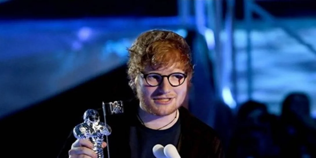 Και ναι! Ο Ed Sheeran είναι ο τραγουδιστής της χρονιάς!