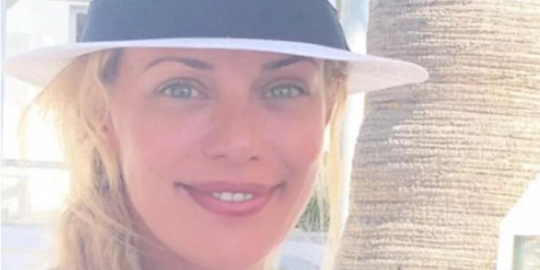 Ζέτα Μακρυπούλια: Φωτογραφίζεται με ολόσωμο μαγιό!