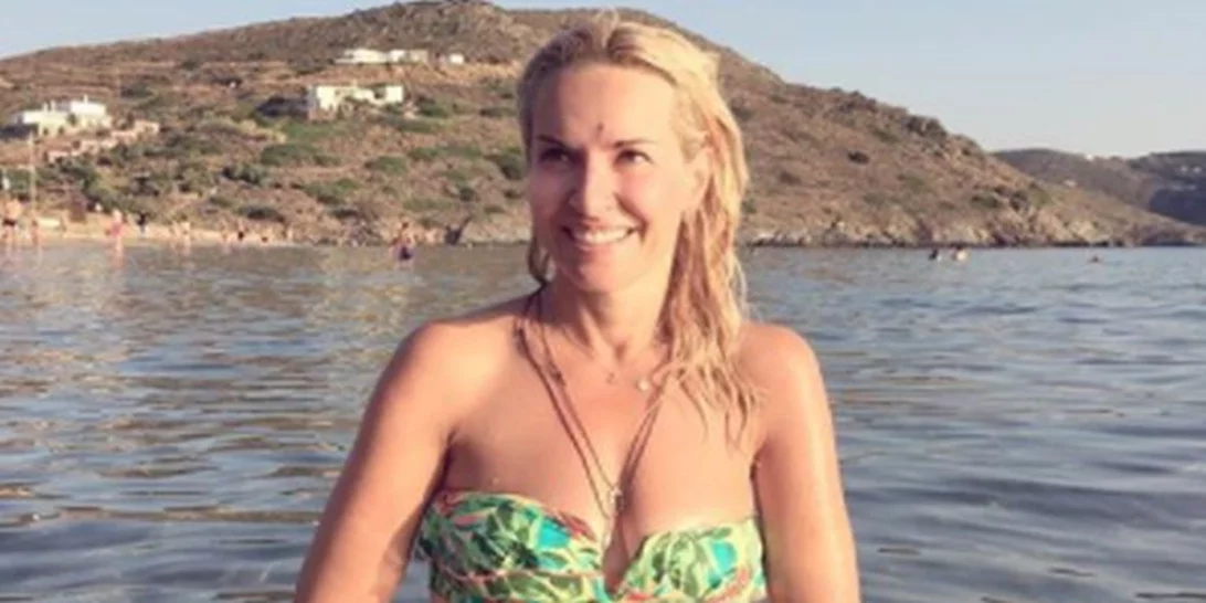 Μαρία Μπεκατώρου: Με λευκό μαγιό και χωρίς ρετούς