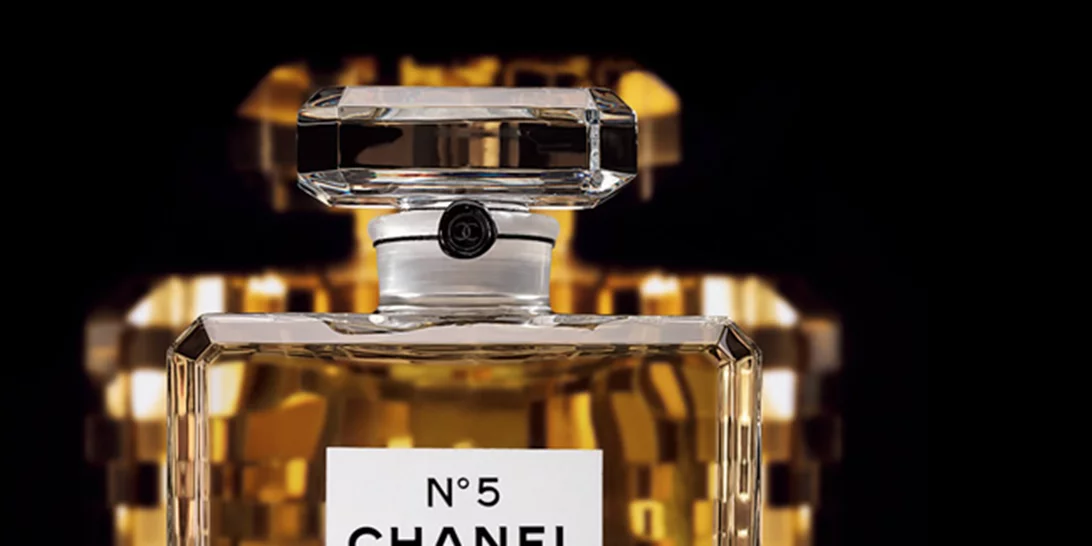 Chanel No5 | 3 πράγματα που δεν ξέρεις για το πιο εμβληματικό άρωμα όλων των εποχών