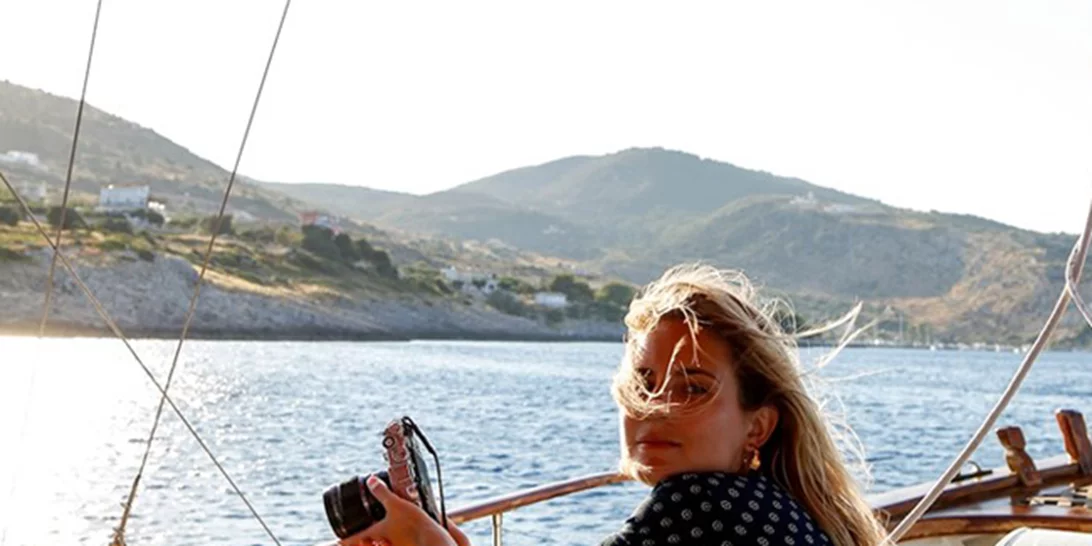 Digital detox: Πώς θα μείνεις μακριά από το κινητό στις διακοπές σου