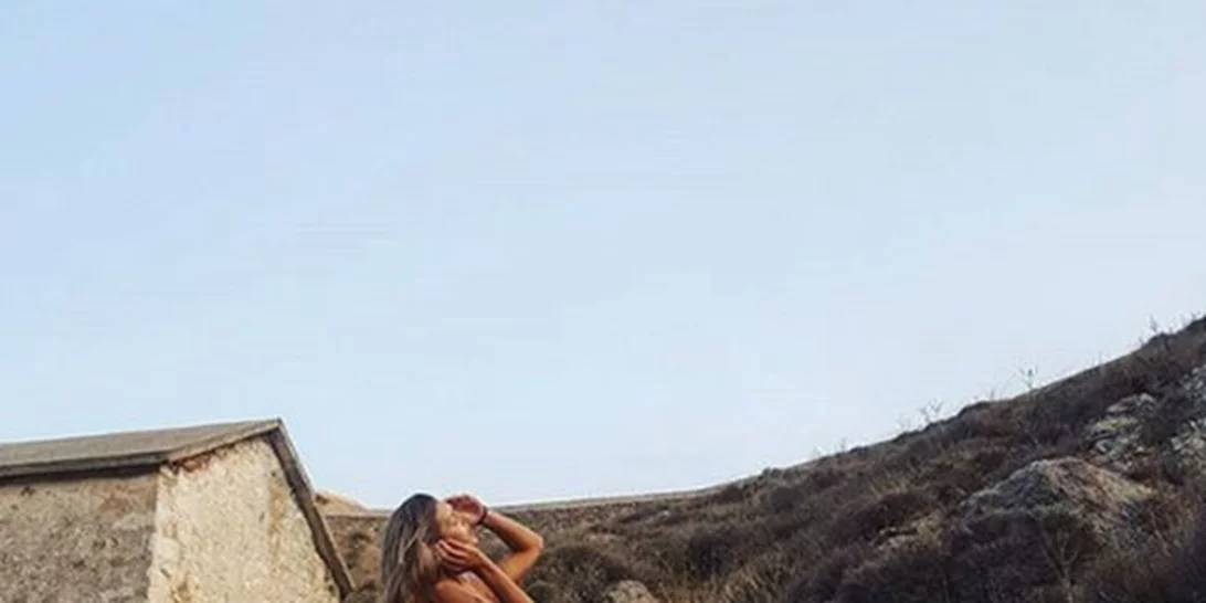 Το απόλυτο κορμί του Survivor κάνει διακοπές στην Σύρο