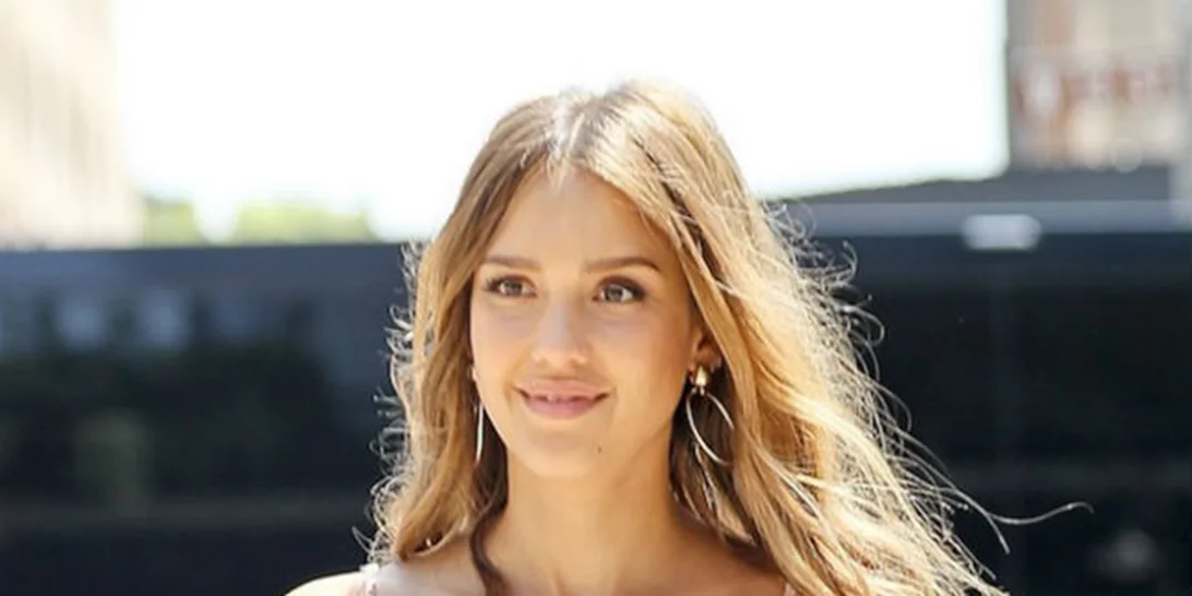 Jessica Alba: Παραμένει super stylish στην εγκυμοσύνη της