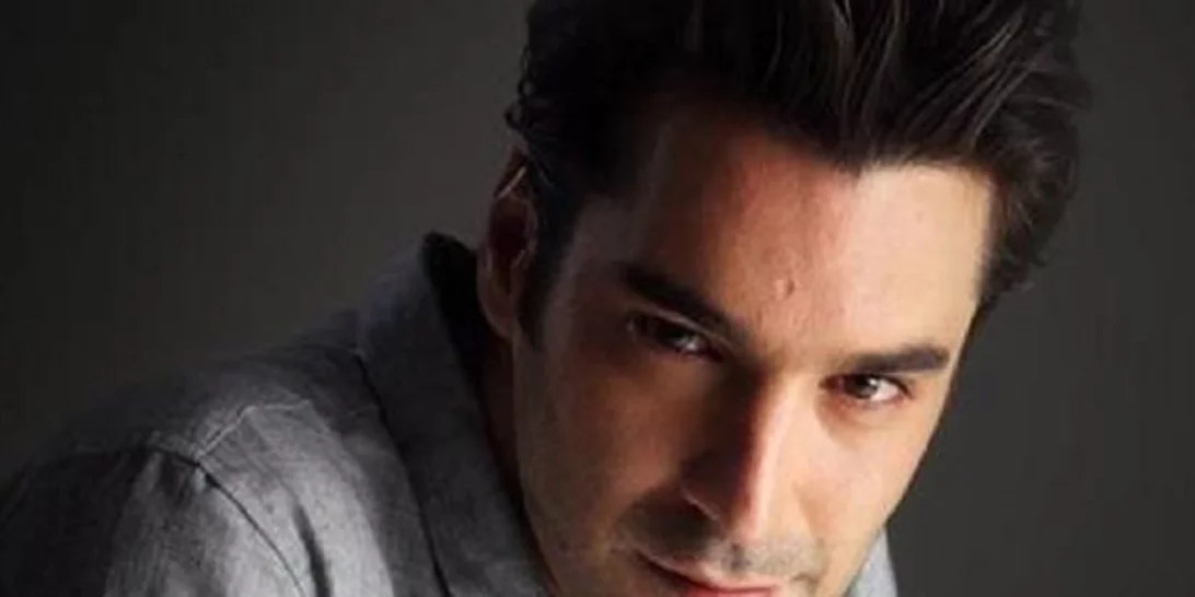 Χριστόφορος Παπακαλιάτης: Δείτε τον στην παραλία κατά τη διάρκεια των διακοπών του