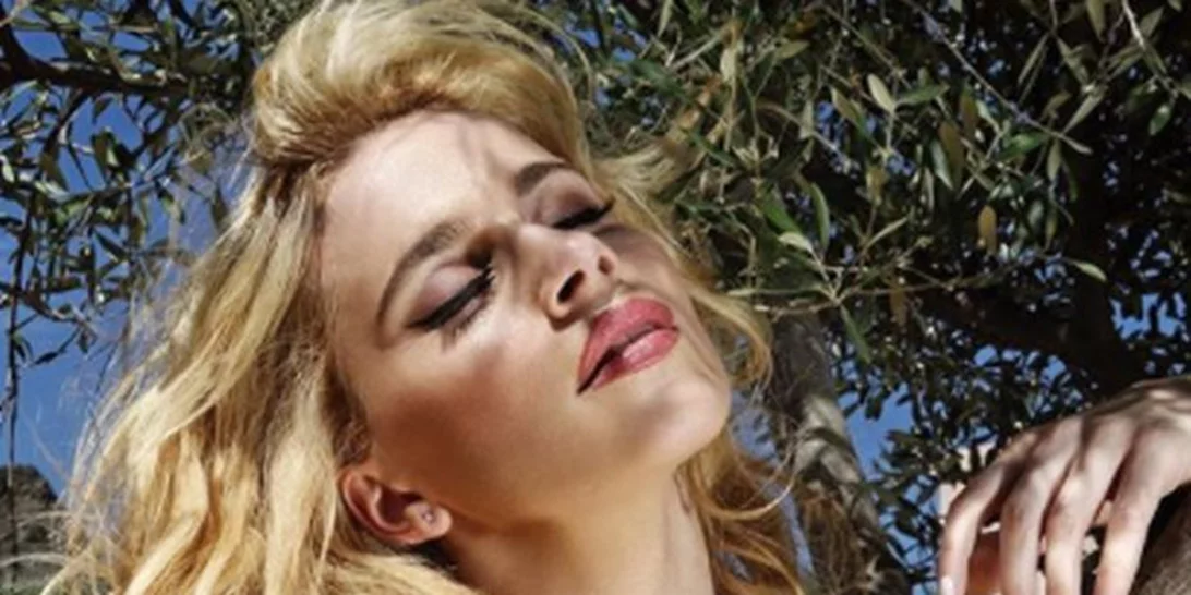 Νάντια Μπουλέ: Δες την σε ηλικία 14 ετών να ποζάρει για το πρώτο της εξώφυλλο