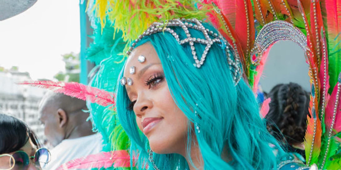 Rihanna: Η εντυπωσιακή της εμφάνιση στο Crop Over Festival