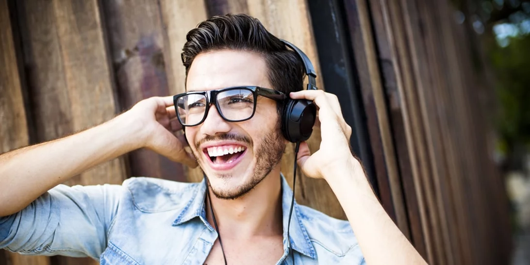 Τα τραγούδια που πάντα θα φέρνουν το καλοκαίρι στο μυαλό σου