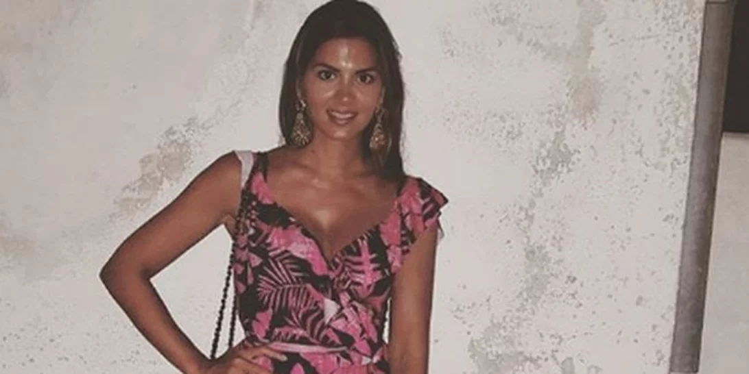 Σταματίνα Τσιμτσιλή: Παίζει μαζί με τις κόρες της στην Πάρο