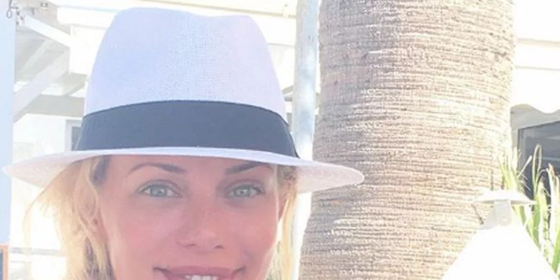 Ζέτα Μακρυπούλια: Η selfie από την παραλία και η μελαγχολία των διακοπών της