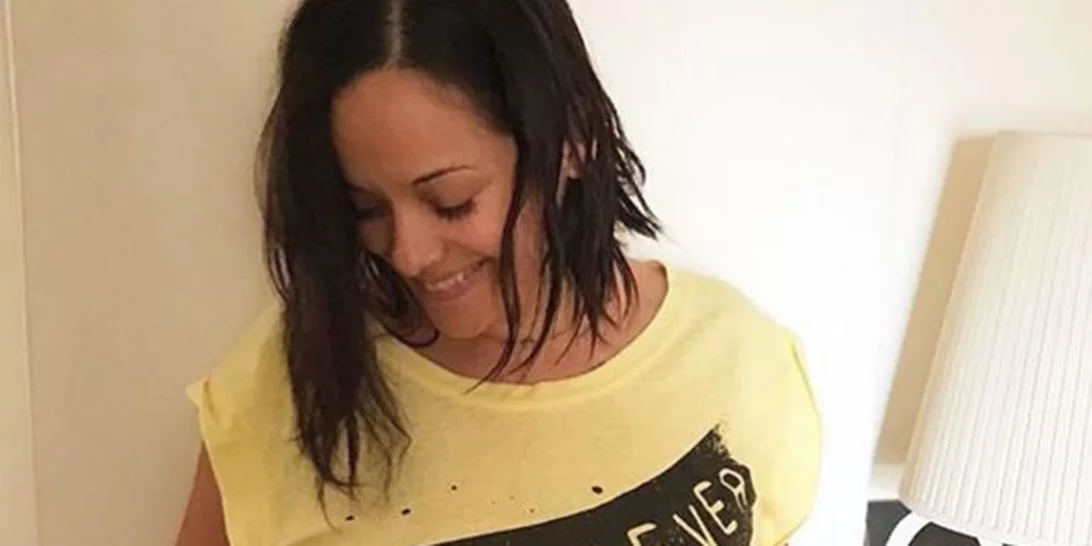 Κατερίνα Τσάβαλου: Με φουσκωμένη κοιλίτσα σε βραδινή έξοδο