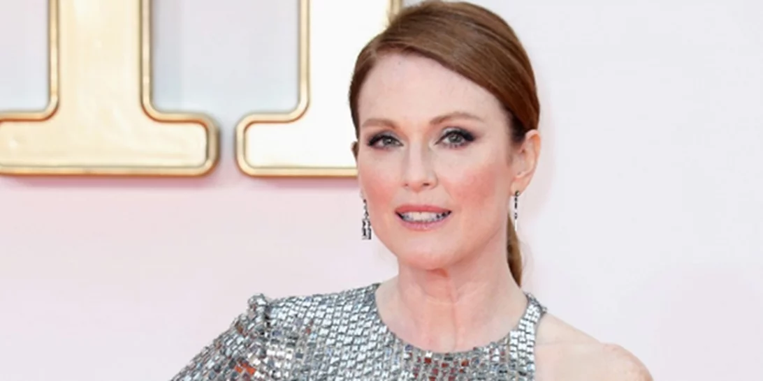 Julianne Moore: «Απόλαυσε το προνόμιο να γερνάς»