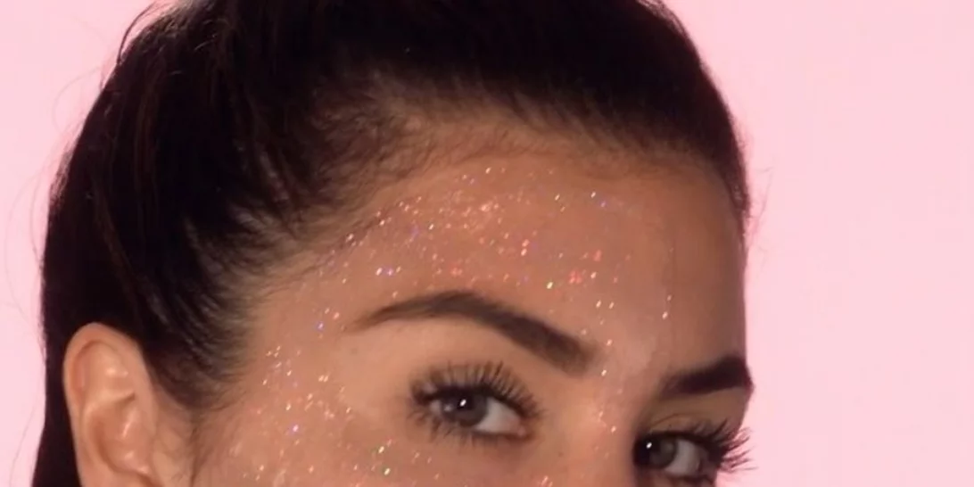 Θέλουμε να δοκιμάσουμε ΤΩΡΑ αυτή την μάσκα (είναι και ροζ, έχει και glitter)