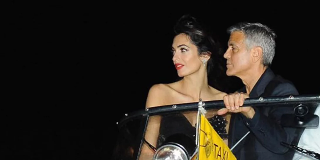 George και Amal Clooney: Σε ρομαντική βαρκάδα στη Βενετία