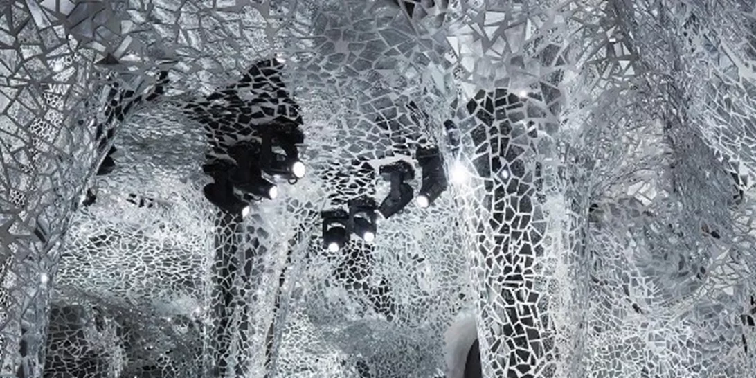 Dior Άνοιξη/ Καλοκαίρι 2018 | Οι πρώτες φωτογραφίες από το -κυριολεκτικά- πιο λαμπερό fashion show