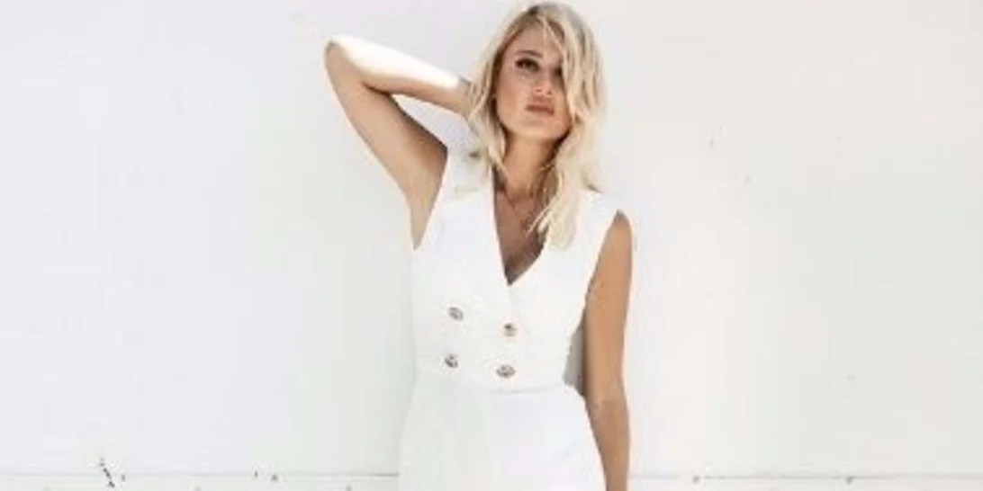 Φαίη Σκορδά: Εντυπωσιακή φωτογράφιση για καλό σκοπό