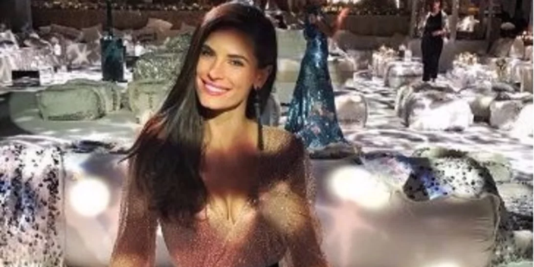 Χριστίνα Μπόμπα: Η εντυπωσιακή εμφάνιση στον γάμο του Acun Ilicali - Δες τι φόρεσε