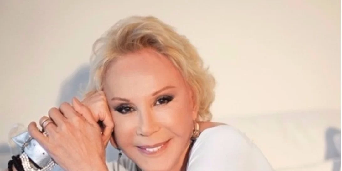 Ζωή Λάσκαρη: Φίλοι και συγγενείς στο Α' Νεκροταφείο για το μνημόσυνο