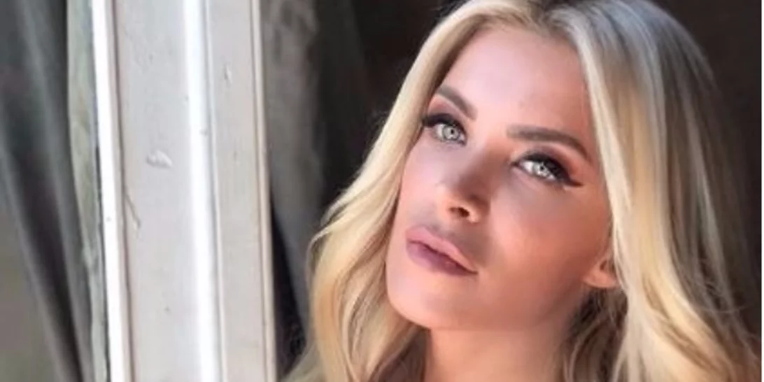 Κατερίνα Καινούργιου: Ποζάρει με μαύρο μαλλί και το αποτέλεσμα είναι εντυπωσιακό