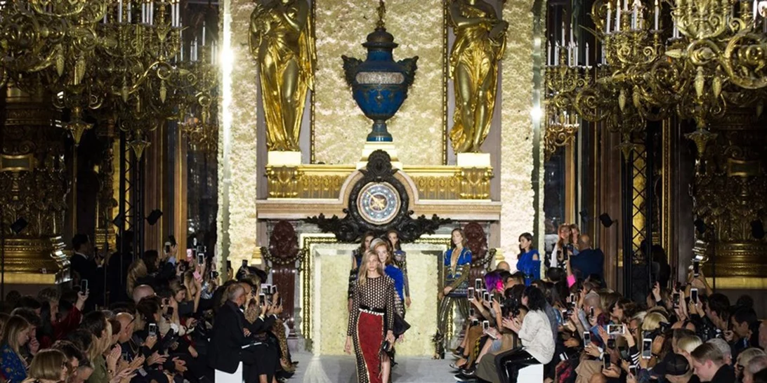 Balmain, Isabel Marant S/S '18: Περίτεχνες υφές, glitter και casual vibes