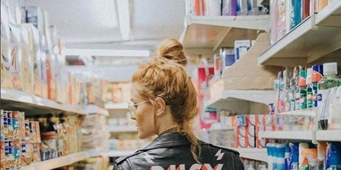 Τώρα μπορείς να έχεις το αγαπημένο σου motto τυπωμένο στο δερμάτινο jacket σου