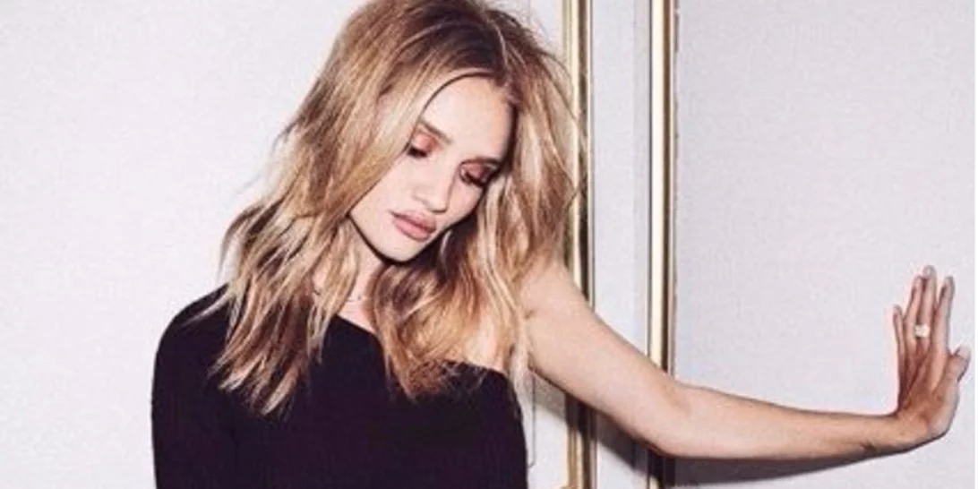 Rosie Huntington-Whiteley: Απίστευτο κορμί 3 μήνες μετά τη γέννηση του παιδιού της