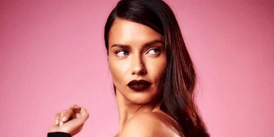 Adriana Lima | Δες τι φόρεσε στη Μύκονο