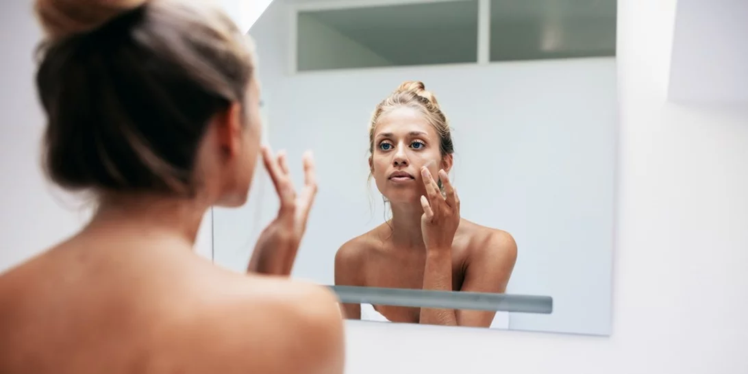 Έχεις αναρωτηθεί ποτέ τι είναι το σμήγμα που ευθύνεται για τα ενοχλητικά σπυράκια σου;