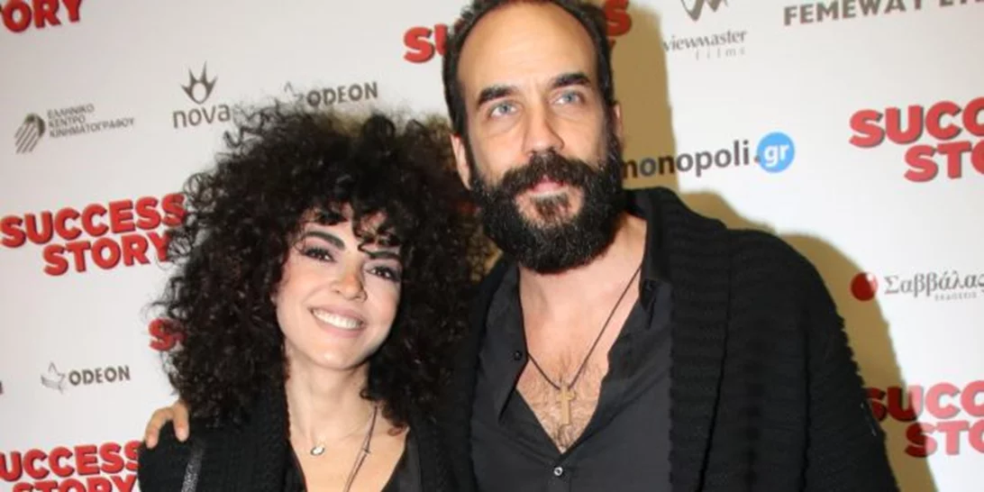 Μαρία Σολωμού – Πάνος Μουζουράκης | Τρυφερά χάδια και αγκαλιές σε βραδινή τους έξοδο