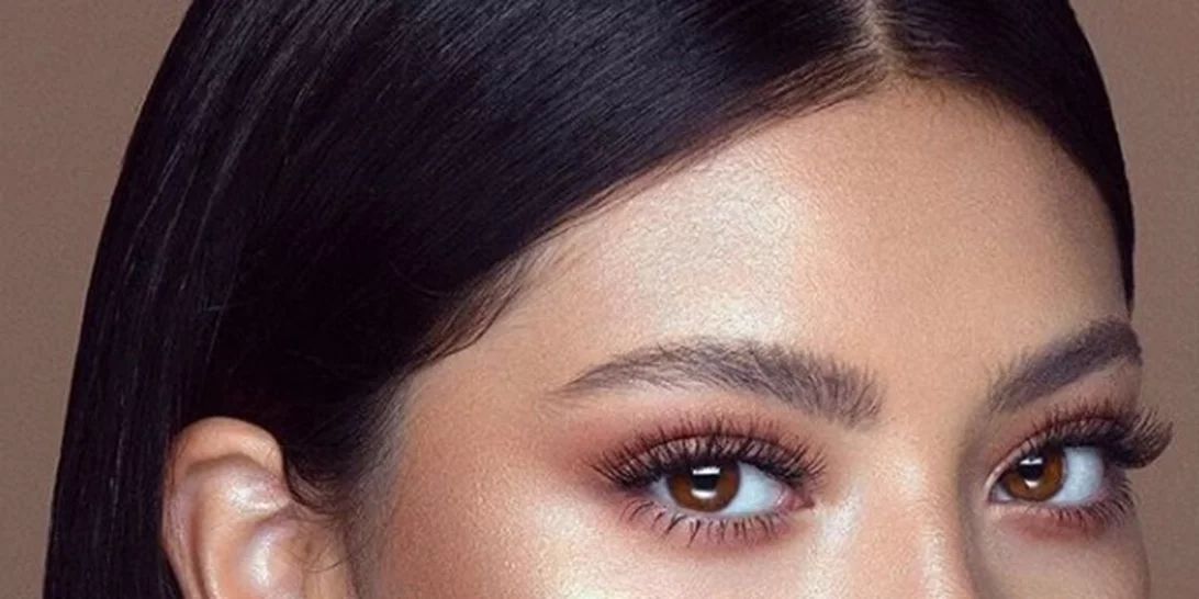 Η Benefit λανσάρει ψεύτικες βλεφαρίδες για εσένα που... μισείς τις ψεύτικες βλεφαρίδες!