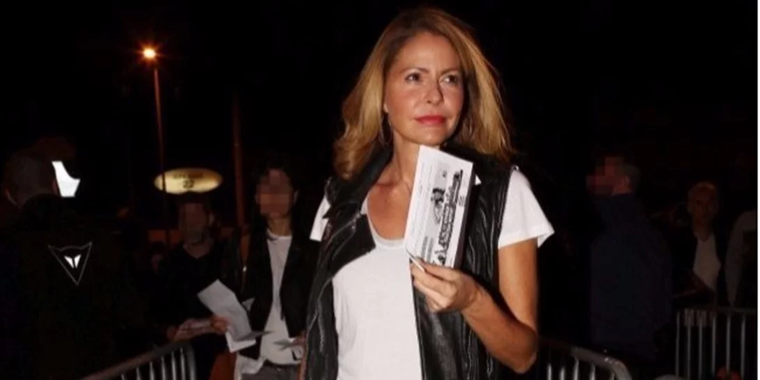 Τζένη Μπαλατσινού: Βραδινή έξοδος μετά την κοινή εμφάνιση με τον Βασίλη Κικίλια