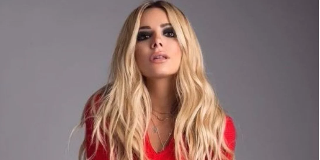 Josephine Wendel: Βόλτα με τον σύντροφό της στην Γλυφάδα