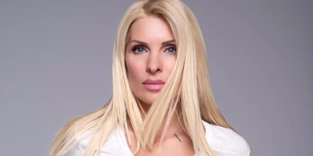 Ελένη Μενεγάκη: Νέες εντυπωσιακές λήψεις από την επίσημη φωτογράφιση για την εκπομπή της