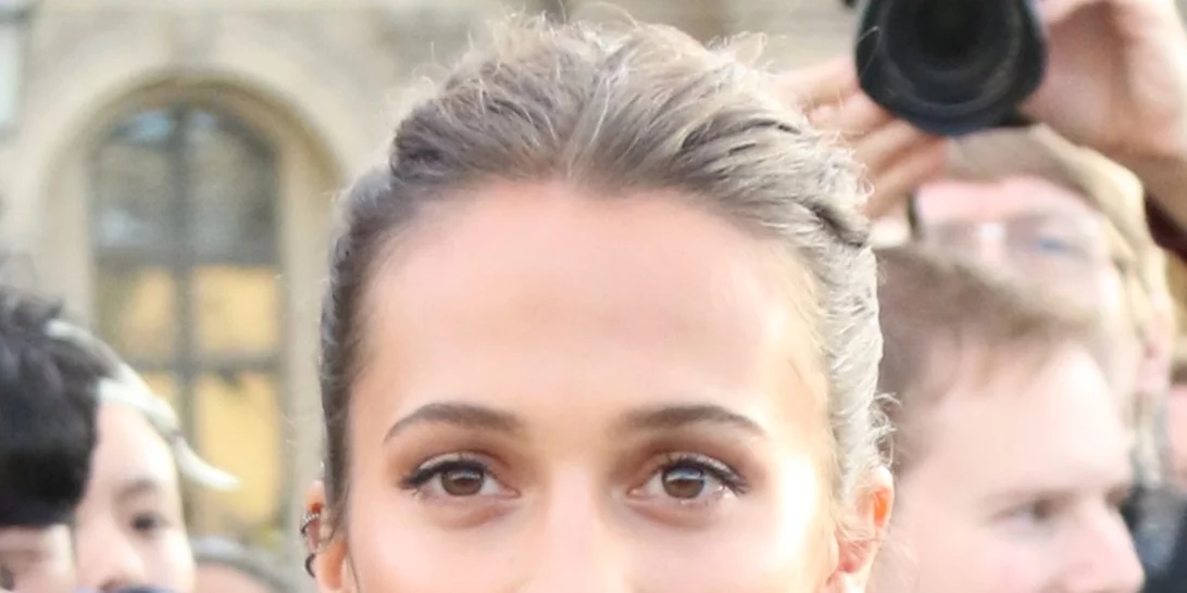 Alicia Vikander: Έτσι θα έμοιαζε το νυφικό της στο (φημολογούμενο) γάμο της;