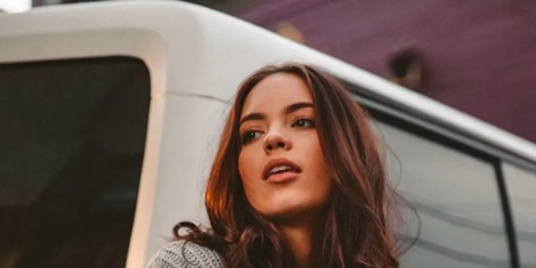 Είναι αυτή η κοπέλα η νέα σωσίας της Angelina Jolie;